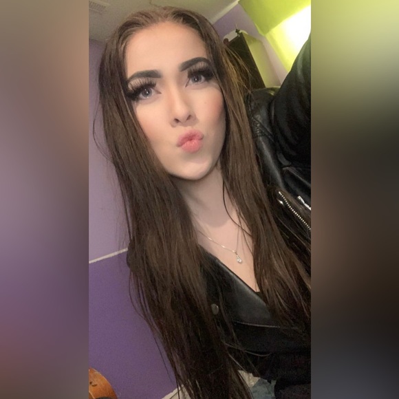 Meet your Posher, Ashley - Picture 3 of 3